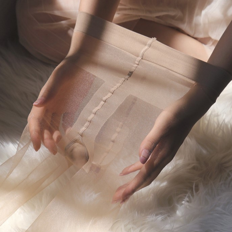 Collant in seta perlata per un aspetto elegante e sexy