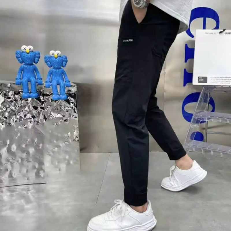 Άνετο και λειτουργικό cargo παντελόνι με πολλαπλές θήκες